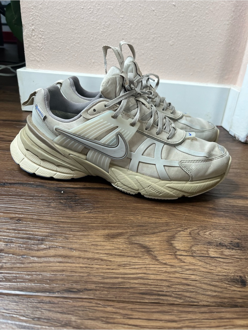 NEW NIKE V2K RUN GTX GORE-TEX WOMEN'S RUNNING SHOES,S SIZE 7